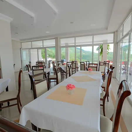 Seaview Bunec Hotel Piqeras