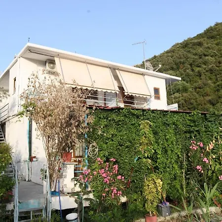 Seaview Bunec 호텔