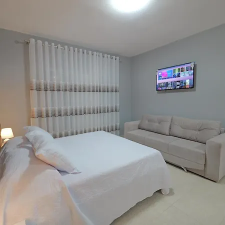 Seaview Bunec 호텔 *