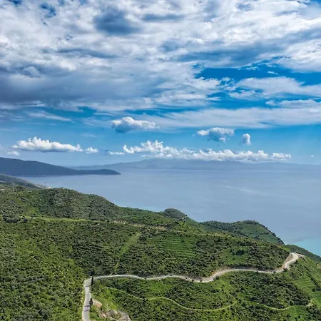 Seaview Bunec Отель *