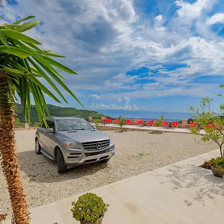 Отель Seaview Bunec