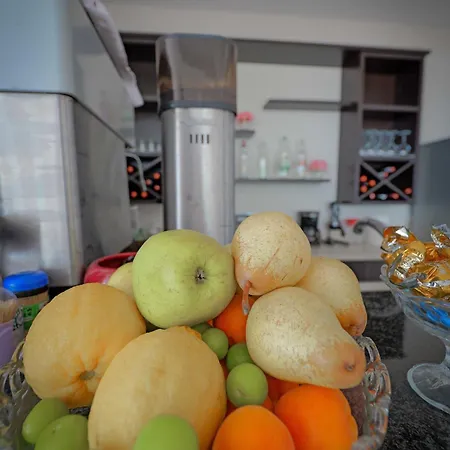 Seaview Bunec 호텔 *