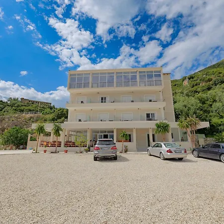 Seaview Bunec Отель *